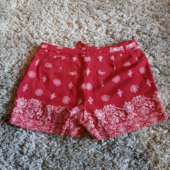 Ann Taylor LOFT red and white shorts - Picture 3 of 3
